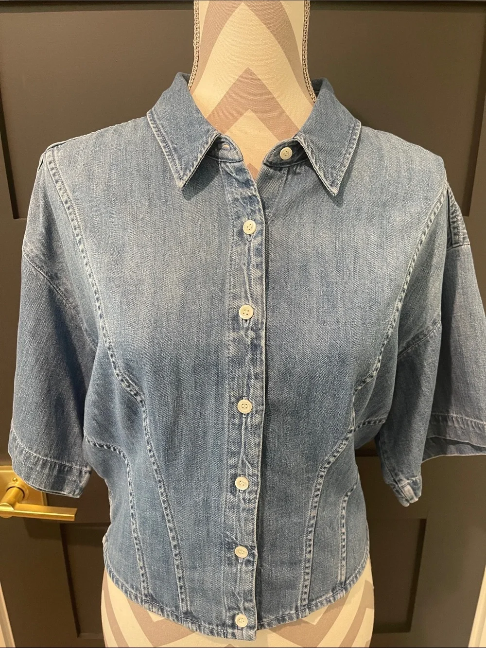 FRAME Denim Cropped Cotton Shirt in Shoreline Wash Size M